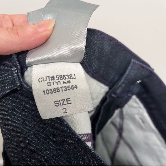 NYDJ Cropped Dark Wash Jeweled Pocket Jeans NWOT Lift Tuck Technology Size 2 - Picture 10 of 13